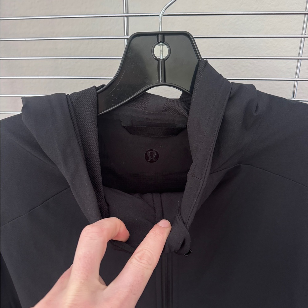 LULULEMON Men's Black Jacket - Picture 2 of 5